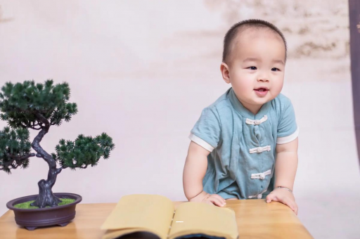 专业试管借卵代怀机构六个月宝宝摇头正常吗